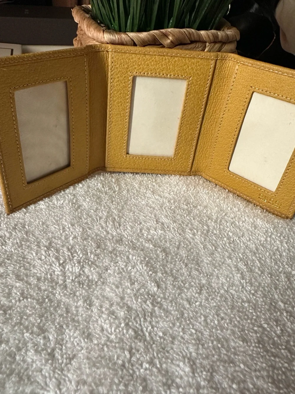 Vintage Gucci Leather Tri-Fold Picture Frame Card Holder w/ Original Box Italy